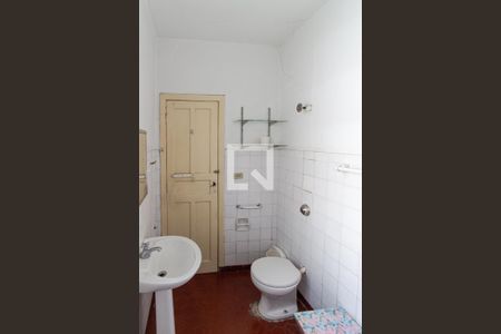 Casa à venda com 205m², 3 quartos e 2 vagasBanheiro