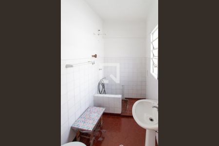 Casa à venda com 205m², 3 quartos e 2 vagasBanheiro