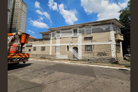 Casa à venda com 280m², 5 quartos e 1 vagaFachada