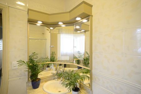 Casa à venda com 280m², 5 quartos e 1 vagaBanheiro