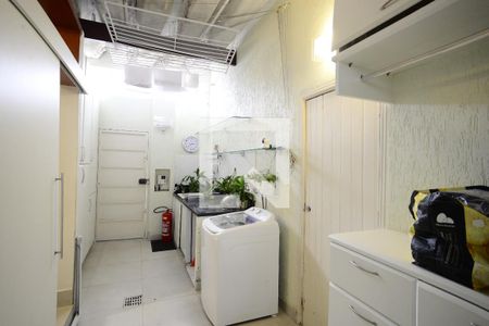 Casa à venda com 280m², 5 quartos e 1 vagaÁrea de Serviço