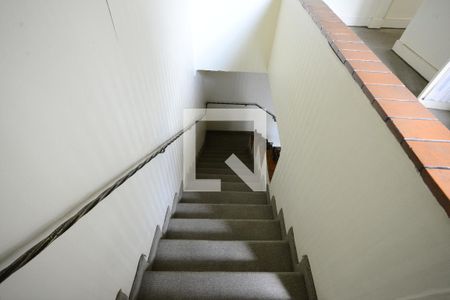 Casa à venda com 280m², 5 quartos e 1 vagaEscada