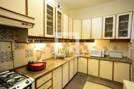 Casa à venda com 280m², 5 quartos e 1 vagaCozinha