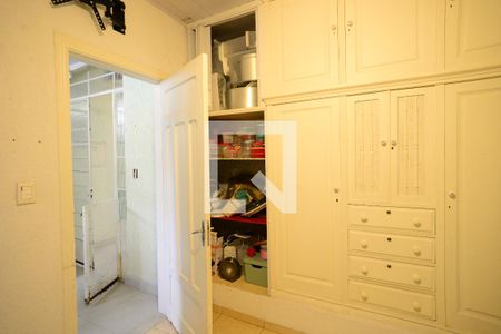 Casa à venda com 280m², 5 quartos e 1 vagaQuarto de Serviço