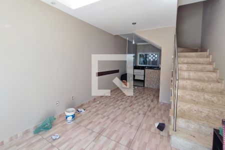 Sala de casa de condomínio para alugar com 2 quartos, 64m² em Campos Eliseos, Campinas