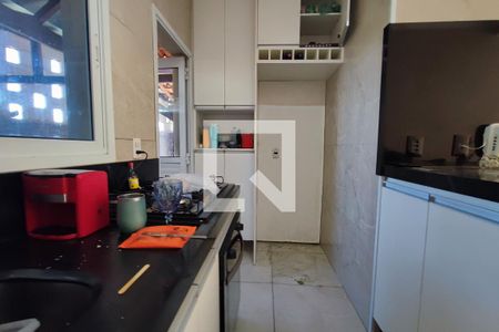 Cozinha de casa de condomínio para alugar com 2 quartos, 64m² em Campos Eliseos, Campinas