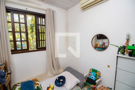 Casa de condomínio à venda com 377m², 3 quartos e 4 vagasQuarto 3