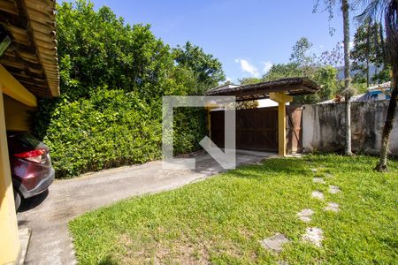 Casa de condomínio à venda com 377m², 3 quartos e 4 vagasQuintal