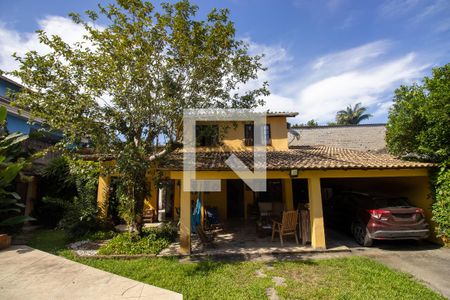 Casa de condomínio à venda com 377m², 3 quartos e 4 vagasFachada