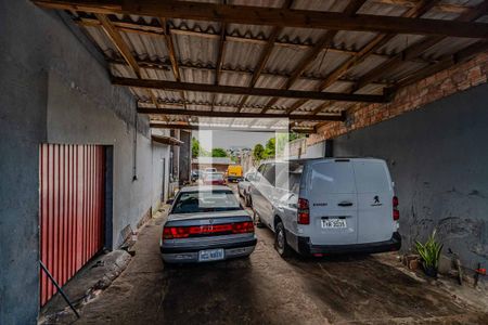 Casa à venda com 350m², 2 quartos e 10 vagas Casa à venda com 350m², 2 quartos e 10 vagasÁrea externa