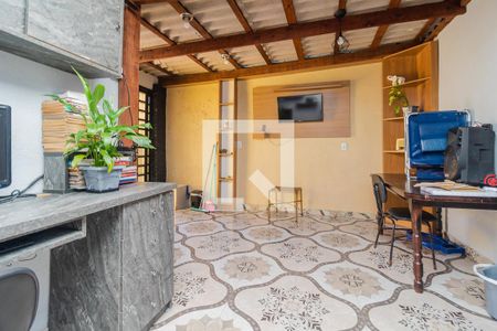 Casa à venda com 320m², 2 quartos e 1 vagaQuintal