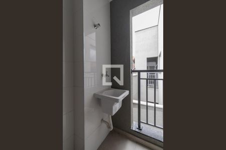 Sala/Cozinha/Área de Serviço de apartamento para alugar com 2 quartos, 40m² em Vila Paranagua, São Paulo