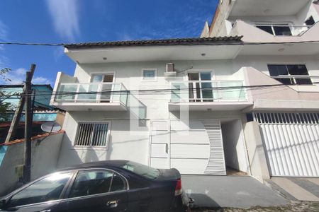 Casa de condomínio à venda com 135m², 3 quartos e 1 vaga Casa de condomínio à venda com 135m², 3 quartos e 1 vagaFachada