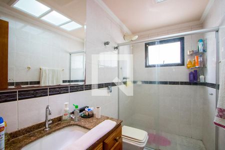 Apartamento à venda com 122m², 3 quartos e 2 vagasBanheiro do quarto 1