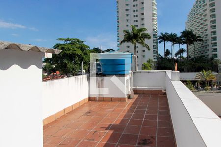Casa de condomínio à venda com 400m², 5 quartos e 2 vagasTerraço