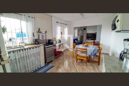 Casa à venda com 198m², 4 quartos e 2 vagas Casa à venda com 198m², 4 quartos e 2 vagasEdícula - Cozinha