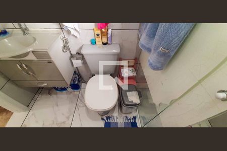 Casa à venda com 198m², 4 quartos e 2 vagas Casa à venda com 198m², 4 quartos e 2 vagasEdícula - Banheiro