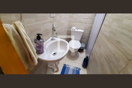 Casa à venda com 198m², 4 quartos e 2 vagas Casa à venda com 198m², 4 quartos e 2 vagasEdícula - Lavabo