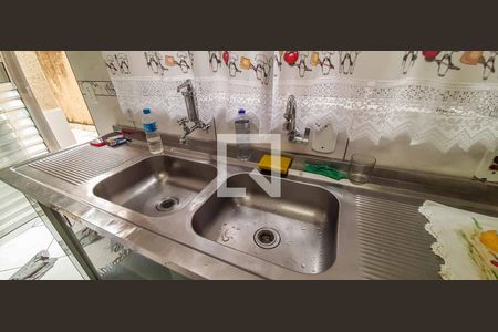 Casa à venda com 198m², 4 quartos e 2 vagas Casa à venda com 198m², 4 quartos e 2 vagasCozinha