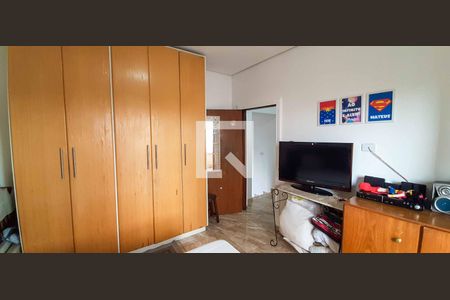 Casa à venda com 198m², 4 quartos e 2 vagas Casa à venda com 198m², 4 quartos e 2 vagasEdícula - Quarto 1