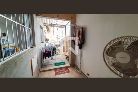 Casa à venda com 198m², 4 quartos e 2 vagas Casa à venda com 198m², 4 quartos e 2 vagasEdícula - Área de Serviço