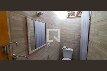 Casa à venda com 198m², 4 quartos e 2 vagas Casa à venda com 198m², 4 quartos e 2 vagasEdícula - Lavabo