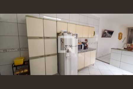 Casa à venda com 198m², 4 quartos e 2 vagas Casa à venda com 198m², 4 quartos e 2 vagasCozinha