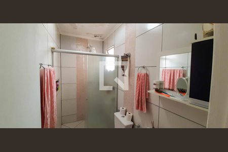 Casa à venda com 198m², 4 quartos e 2 vagas Casa à venda com 198m², 4 quartos e 2 vagasBanheiro da Suíte