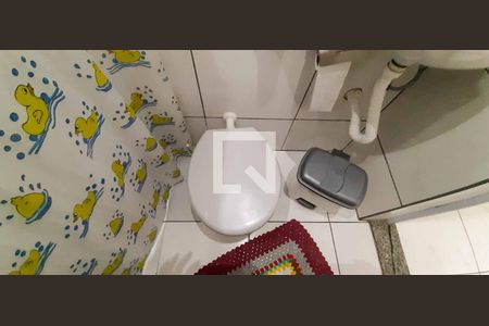 Casa à venda com 198m², 4 quartos e 2 vagas Casa à venda com 198m², 4 quartos e 2 vagasBanheiro