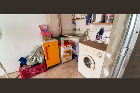 Casa à venda com 198m², 4 quartos e 2 vagas Casa à venda com 198m², 4 quartos e 2 vagasEdícula - Área de Serviço