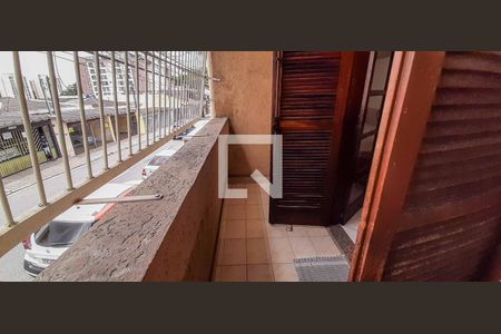 Casa à venda com 198m², 4 quartos e 2 vagas Casa à venda com 198m², 4 quartos e 2 vagasSuíte