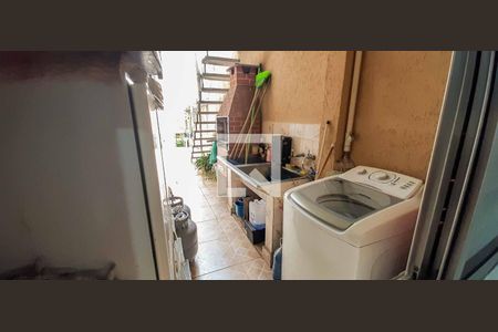 Casa à venda com 198m², 4 quartos e 2 vagas Casa à venda com 198m², 4 quartos e 2 vagasVista do Quarto