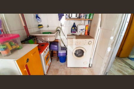 Casa à venda com 198m², 4 quartos e 2 vagas Casa à venda com 198m², 4 quartos e 2 vagasEdícula - Área de Serviço