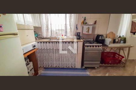 Casa à venda com 198m², 4 quartos e 2 vagas Casa à venda com 198m², 4 quartos e 2 vagasEdícula - Cozinha