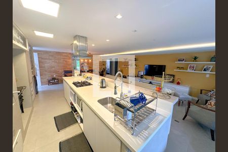 Apartamento para alugar com 130m², 2 quartos e 2 vagasCozinha