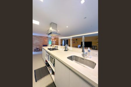 Apartamento para alugar com 130m², 2 quartos e 2 vagasCozinha