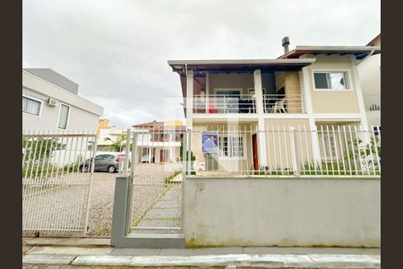 Apartamento para alugar com 130m², 2 quartos e 2 vagasPlaquinha