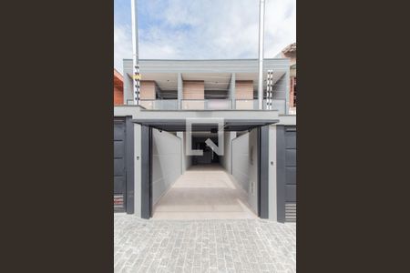 Casa à venda com 160m², 3 quartos e 3 vagasFachada