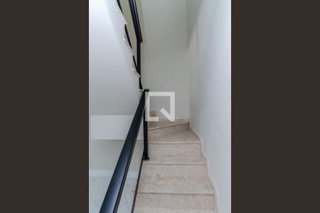 Casa à venda com 160m², 3 quartos e 3 vagasEscada