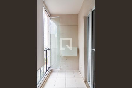 Sacada de apartamento para alugar com 2 quartos, 57m² em Umuarama, Osasco