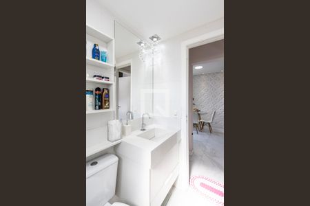Banheiro de apartamento à venda com 2 quartos, 51m² em Água Branca, São Paulo
