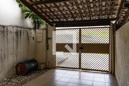 Garagem de casa à venda com 2 quartos, 100m² em Camargos, Belo Horizonte