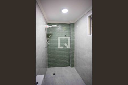 Banheiro de apartamento à venda com 2 quartos, 57m² em Centro, Diadema