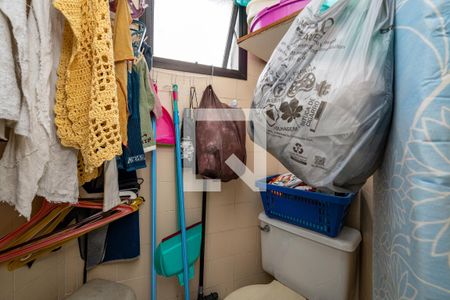 Banheiro de serviço de apartamento à venda com 3 quartos, 98m² em Vila Guarani, São Paulo