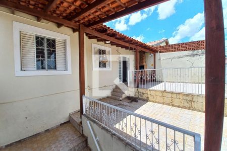 Fachada do Prédio de casa à venda com 3 quartos, 250m² em Vila Georgina, Campinas