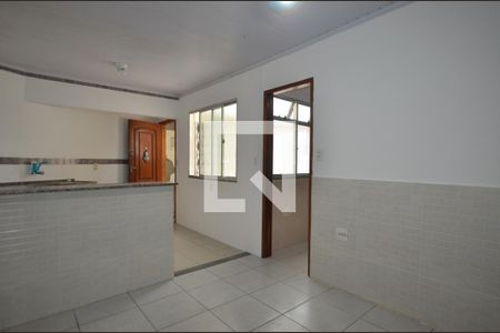 Sala de casa para alugar com 1 quarto, 42m² em Cascadura, Rio de Janeiro