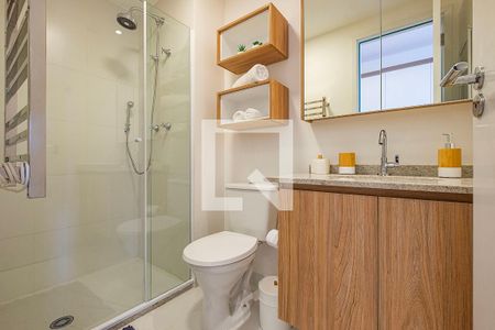 Banheiro de kitnet/studio à venda com 1 quarto, 24m² em Pinheiros, São Paulo