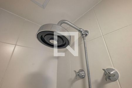 Banheiro de kitnet/studio à venda com 1 quarto, 24m² em Pinheiros, São Paulo