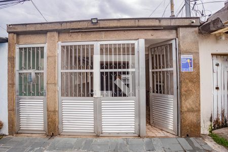 Fachada de casa à venda com 7 quartos, 158m² em Vila Santo Estéfano, São Paulo