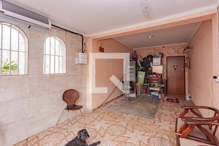 Garagem de casa à venda com 7 quartos, 158m² em Vila Santo Estéfano, São Paulo